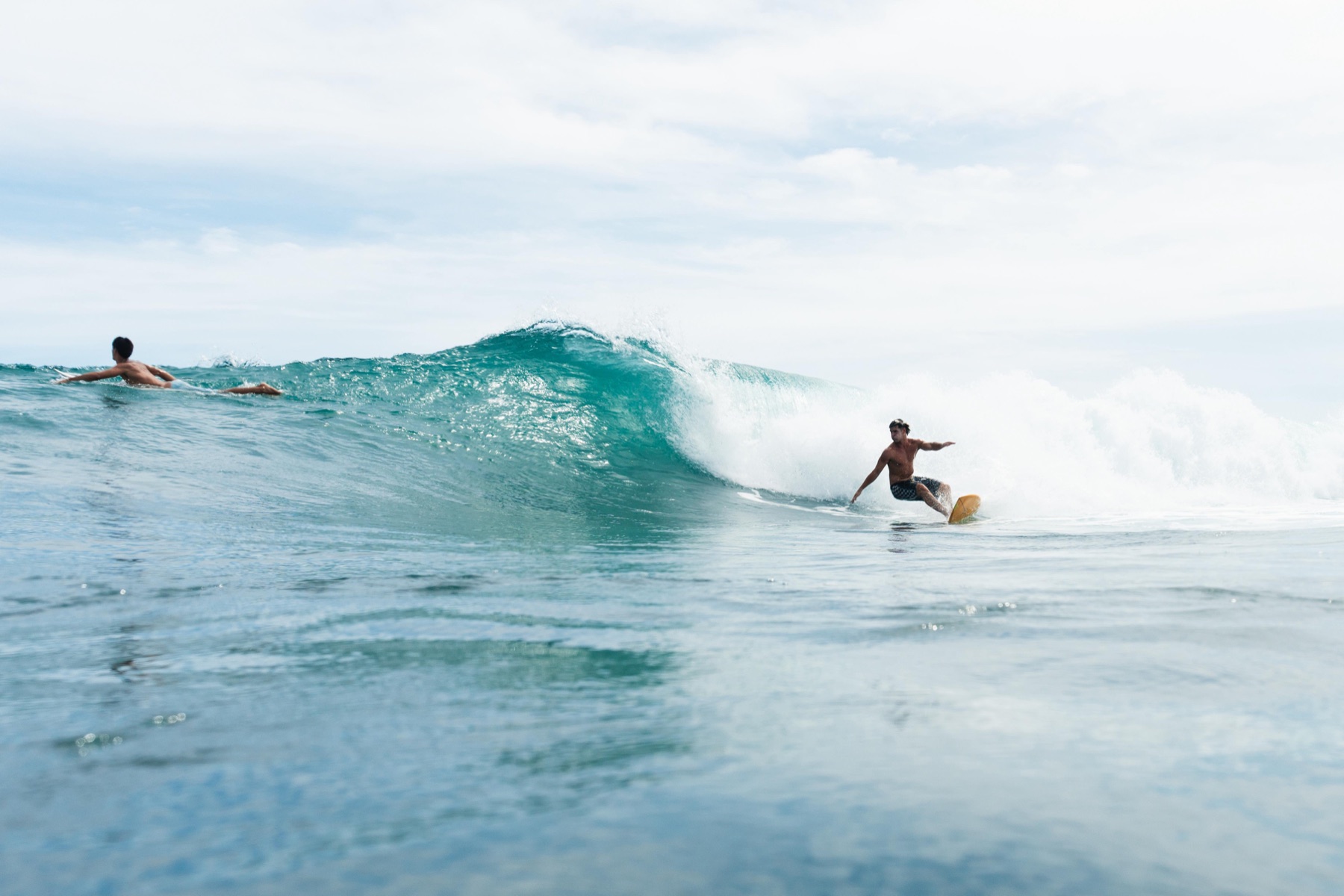 Surfeando una ola